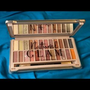 Paris Hilton Eyeshadow palette